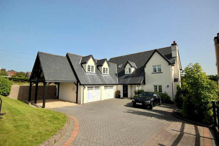 5 Bedroom Detached House For Sale In Merthyr Road, Princetown, NP22