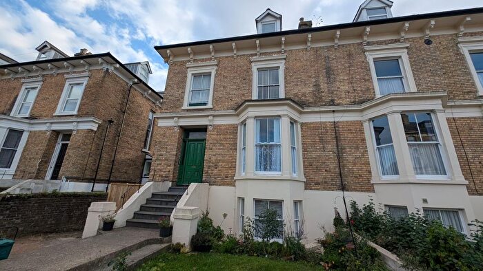 2 Bedroom Flat To Rent In Maison Dieu Road, Dover, Kent, CT16