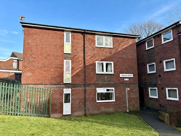 2 Bedroom Flat For Sale In St. Marys Estate, Oldham, Greater Manchester, OL1