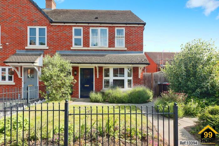 3 Bedroom End Of Terrace House For Sale In West View, Nuneaton, Warwickshire, CV10