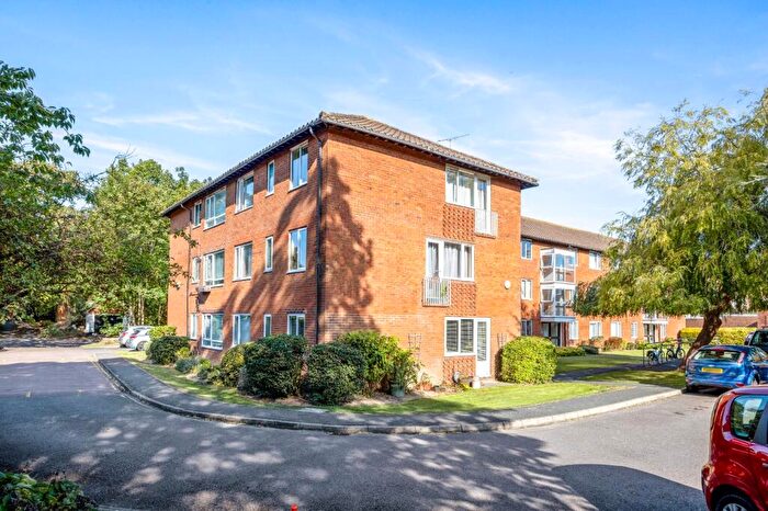 2 Bedroom Flat For Sale In Park Court, Old London Road, BN1