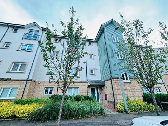2 Bedroom Flat To Rent In Chandlers Court, Riverside, Stirling, FK8