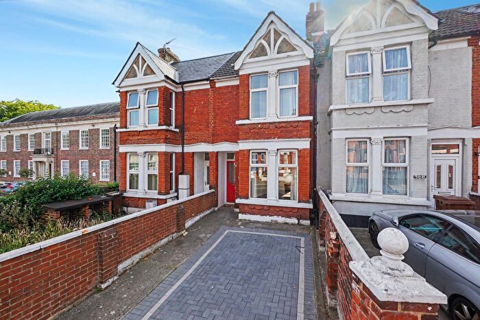3 Bedroom Terraced House For Sale In Canterbury Street, ME7