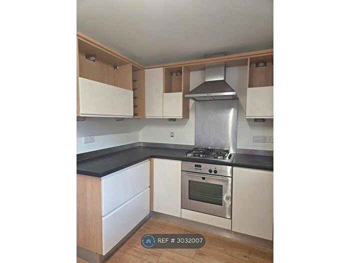 2 Bedroom Flat To Rent In Brookfield Gardens, Manchester, M22