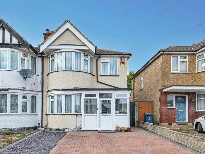 4 Bedroom End Of Terrace House To Rent In Ovesdon Avenue, Harrow, HA2