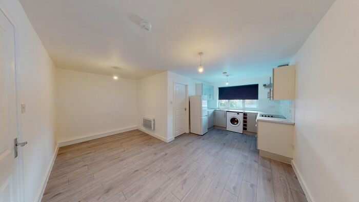 2 Bedroom Flat To Rent In Wigston Close, London, N18