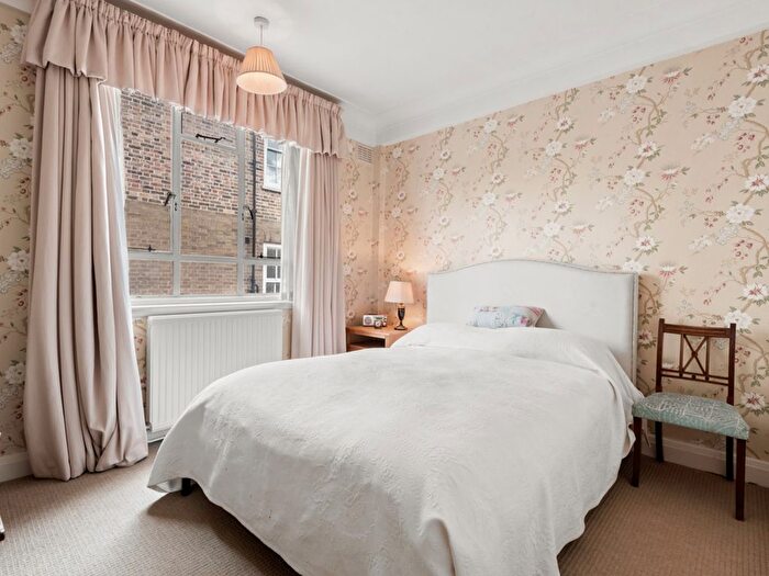 2 Bedroom Flat For Sale In Franklins Row, London, SW3