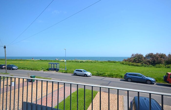 3 Bedroom Town House For Sale In Kingsway, Selsey, PO20