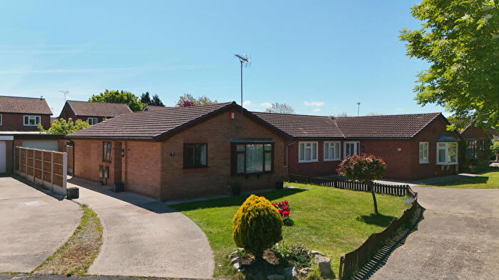 3 Bedroom Bungalow For Sale In Garth Morfa, Kinmel Bay, LL18