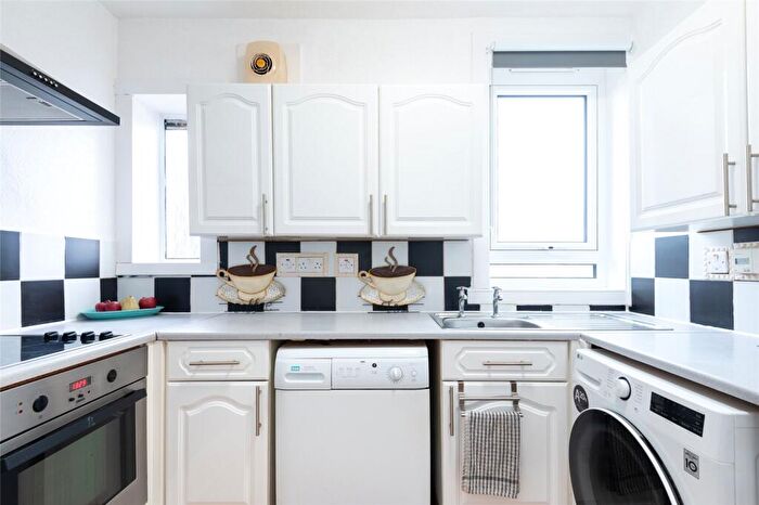 2 Bedroom Flat For Sale In Den Walk, Methil, Leven, Fife, KY8