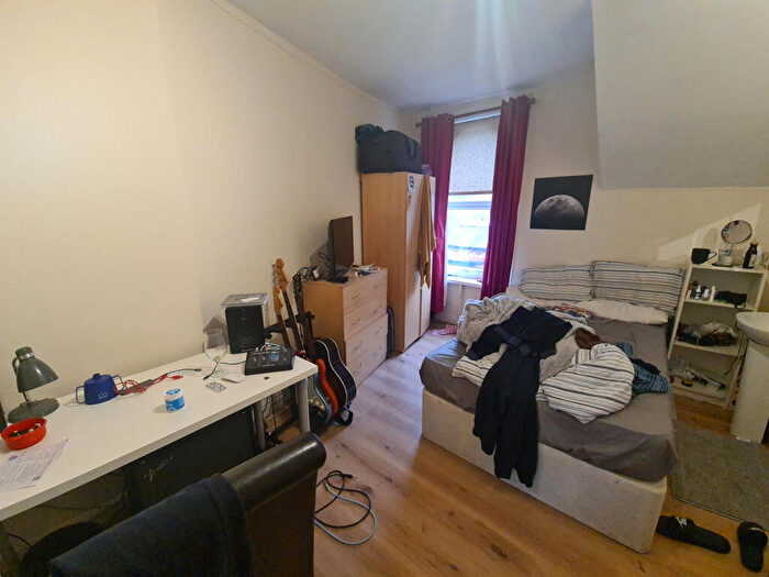 12 Bedroom House To Rent In Grosvenor Road, Leeds, LS6