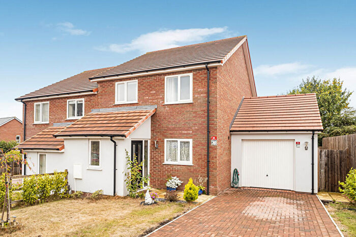 4 Bedroom Semi-Detached House For Sale In Littlewood Close, Cranbrook, EX5