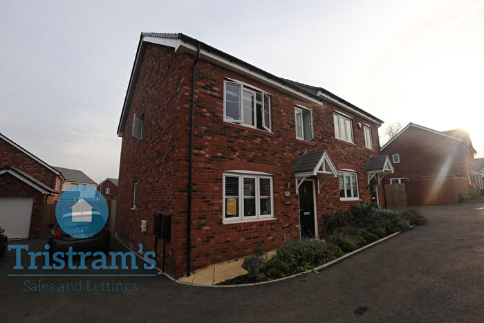 3 Bedroom Semi-Detached House To Rent In Rose Way, Edwalton, NG12