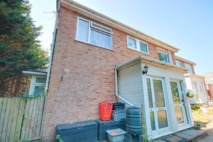 2 Bedroom Ground Maisonette For Sale In No Forward Chain! Long Lease! Private Garden!, SO19