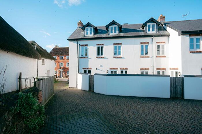 4 Bedroom Town House For Sale In Fore Street, Silverton, EX5