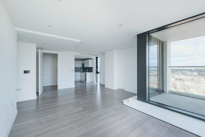 2 Bedroom Flat To Rent In City North Place, London, N4