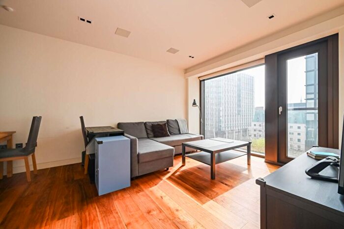 2 Bedroom Flat For Sale In Wood Street, Clerkenwell, London, EC2Y