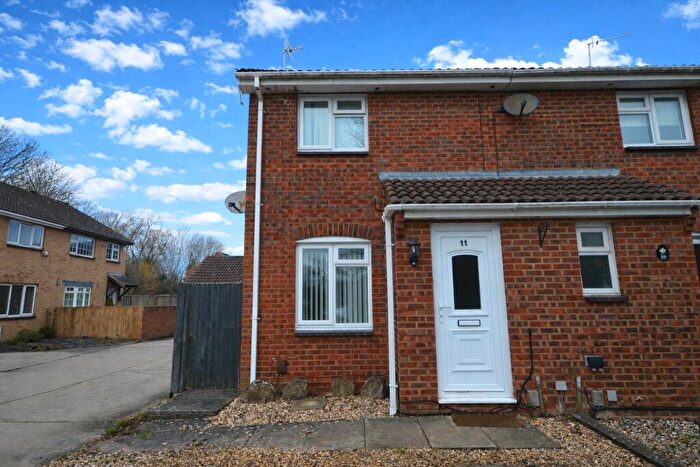 2 Bedroom Terraced House To Rent In Lapwing Close, Covingham, SN3