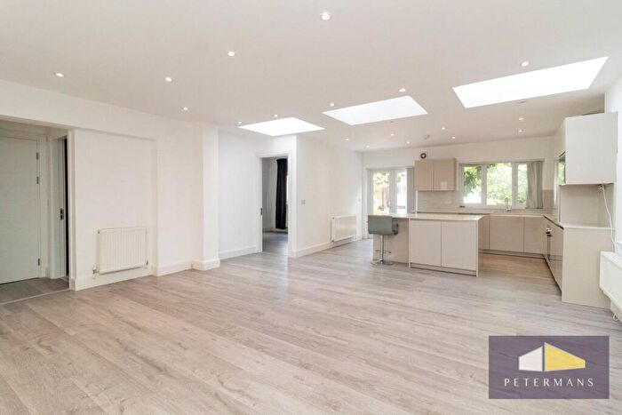 3 Bedroom Apartment To Rent In Grove Road, Edgware, HA8