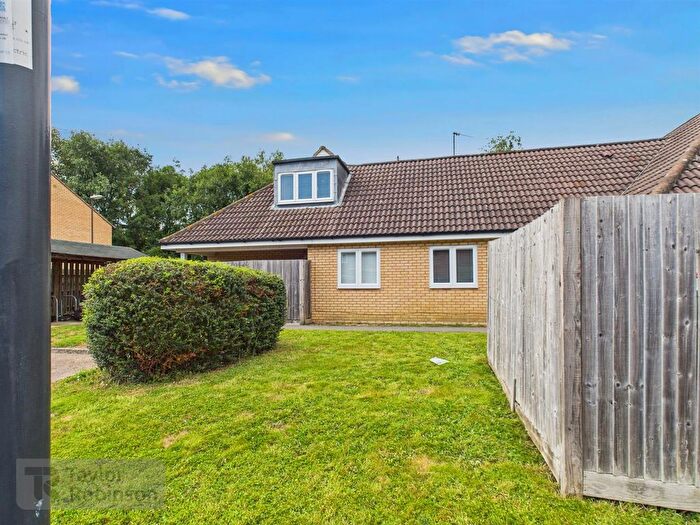 2 Bedroom Flat To Rent In Beech House, Waterside Close, Bewbush, Crawley, West Sussex., RH11