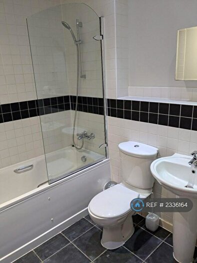 2 Bedroom Flat To Rent In Kenavon Drive, Reading, RG1