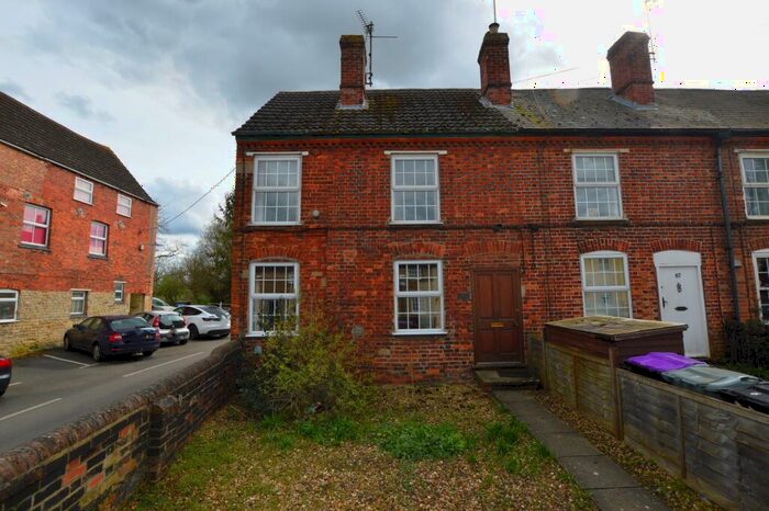 3 Bedroom End Of Terrace House To Rent In West Street, Bourne, PE10