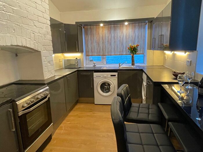 5 Bedroom Terraced House To Rent In Platt Lane, Greater Manchester, Manchester, M14