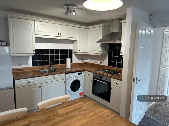 2 Bedroom Flat To Rent In Prospect Court, Morley, Leeds, LS27