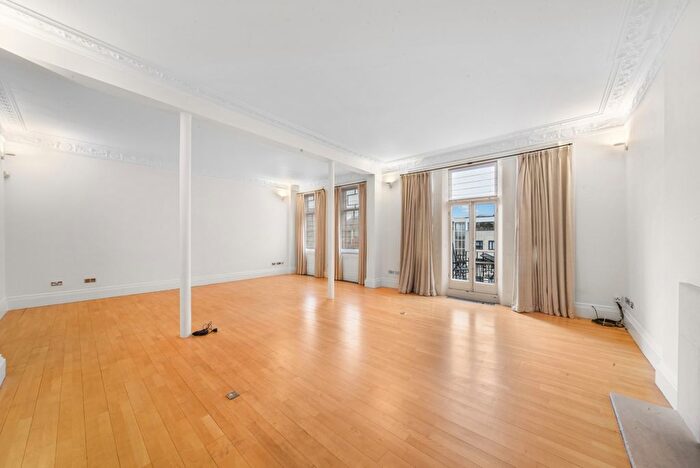 4 Bedroom Flat To Rent In Palace Gate, London, W8