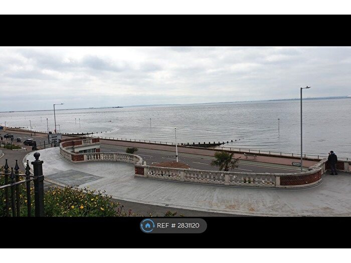 2 Bedroom Flat To Rent In Clifton Drive, Westcliff-On-Sea, SS0
