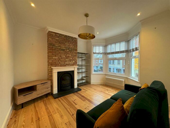 3 Bedroom Flat To Rent In Howard Road, London, E17