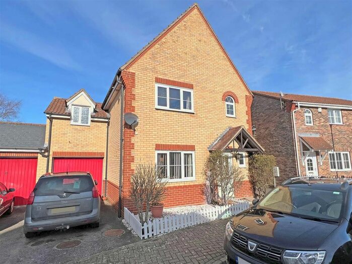 3 Bedroom Detached House To Rent In Hidcote Way, Great Notley, Braintree, CM77