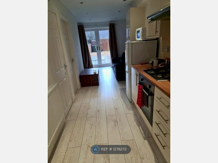 2 Bedroom Terraced House To Rent In Buxton Avenue, Crewe CW1