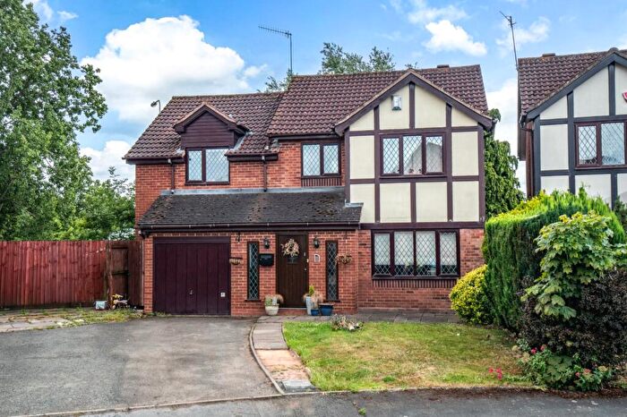 4 Bedroom Detached House For Sale In Avon Close, Bromsgrove, Worcestershire, B60
