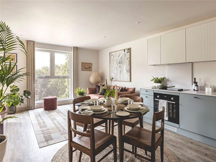 2 Bedroom Flat To Rent In Dobb Way, Eddington, Cambridge, CB3