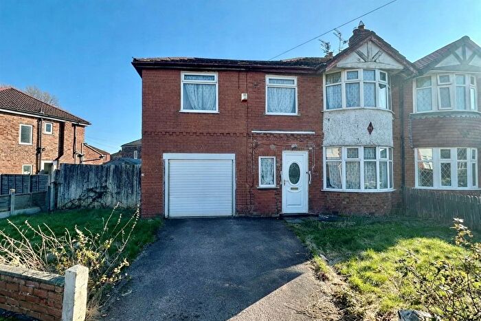 3 Bedroom Semi Detached House For Sale In Shakespeare Drive, Cheadle, SK8