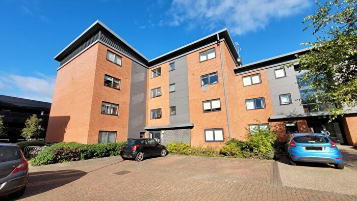 2 Bedroom Flat To Rent In Marshall Road, Banbury, Oxon, OX16