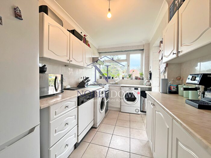2 Bedroom Flat To Rent In Manor Road, Barnet, EN5
