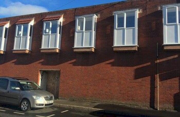 2 Bedroom Flat To Rent In Samuel Street, Bloxwich, Walsall, WS3