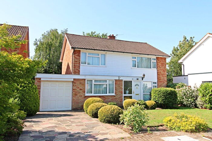 4 Bedroom Detached House For Sale In Thornton Dene, Beckenham, BR3