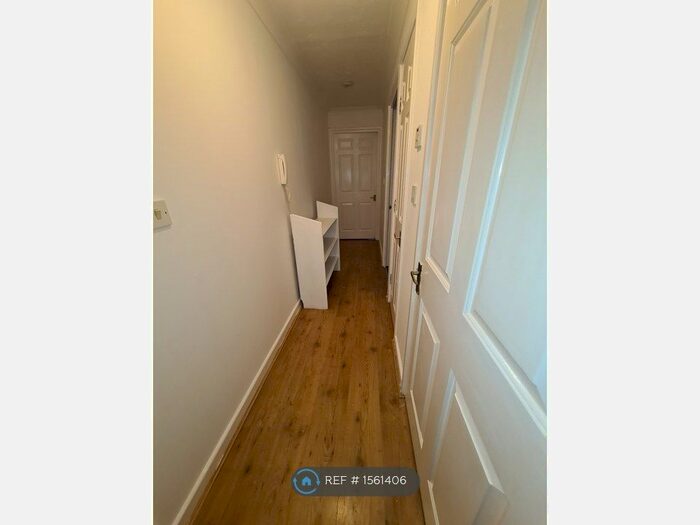 1 Bedroom Flat To Rent In Brookside Road, Cheadle, SK8