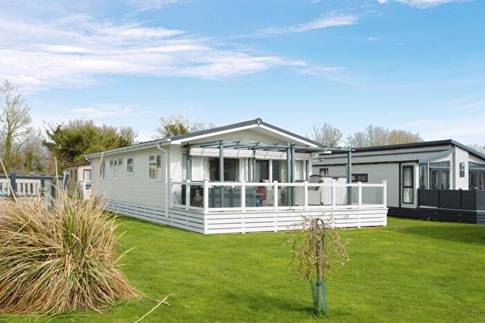 3 Bedroom Detached House For Sale In Cotswold Hoburne, Cotswold Water Park, Gloucestershire, GL7