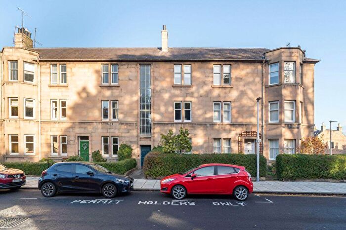 3 Bedroom Flat For Sale In / Learmonth Gardens, Comely Bank, Edinburgh, EH4