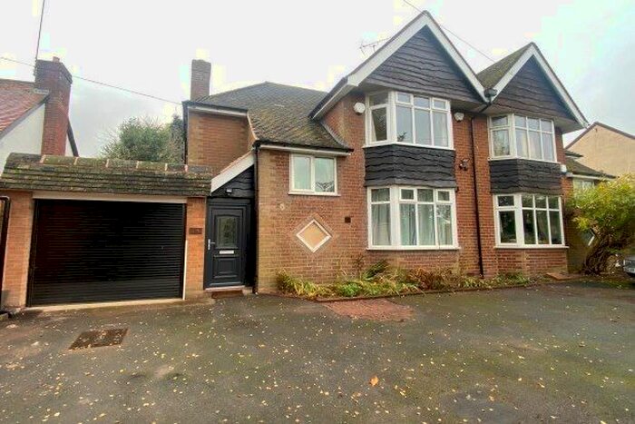 3 Bedroom Property To Rent In Castlecroft Lane, Wolverhampton WV3