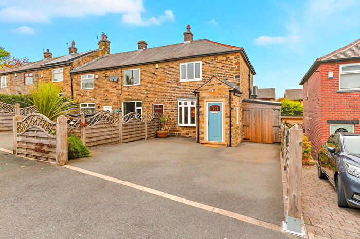 2 Bedroom End Of Terrace House For Sale In Rustic Avenue, Southowarm, HX3