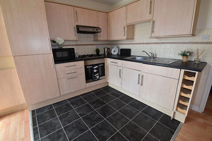 5 Bedroom Flat To Rent In Montgomery Place, Sheffield, S6