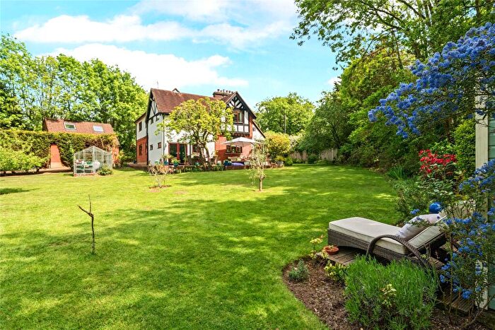 4 Bedroom Detached House For Sale In London Road, Send, Surrey, GU23