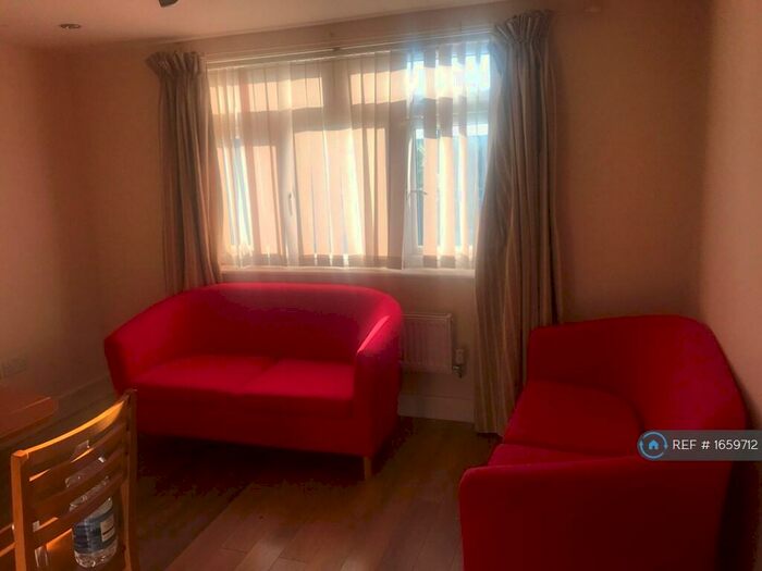 1 Bedroom Flat To Rent In Ilford, Ilford, IG3