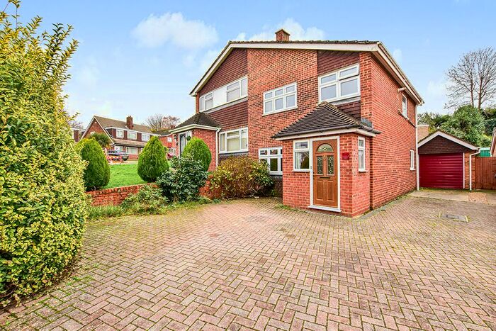 3 Bedroom Semi-Detached House To Rent In Saltwood Road, Maidstone, Kent, ME15