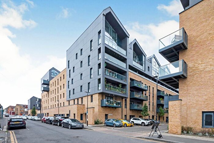 2 Bedroom Apartment To Rent In Hoffmans Road, Walthamstow, London, E17